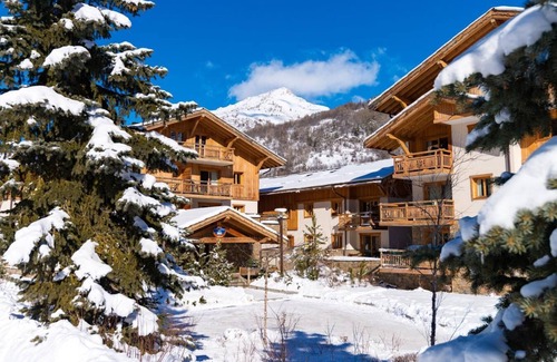 Saint-Chaffrey Apartment | 200m from resort center, fitness, swimming pool, terrace, balcony, tv, ski locker, 43m²