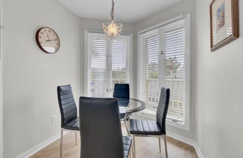 Isle of Palms House | 202 D Port O Call by AvantStay Beach Condo