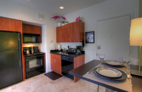 South Pointe Condo | 2025 Discounted! ★ South of 5th Art Deco Condo in South Beach Best Neighborhood★