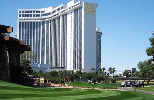 Las Vegas Apartment | 2025 Formula 1 Vegas Race Week Westgate Resort & Casino 4 Bed Presidential Suite