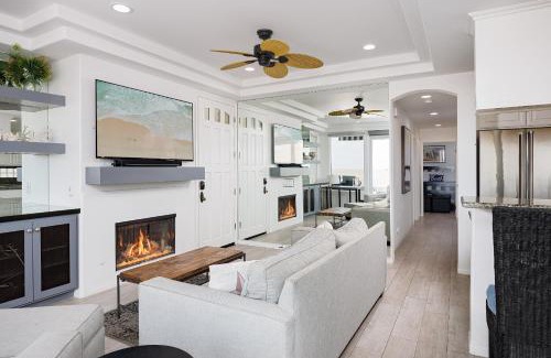 Balboa Peninsula House | 204 E Oceanfront A