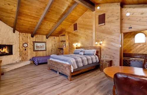 Big Bear Lake Ski Chalet | 2042-swiss Haus 6 Bedroom Home by Redawning