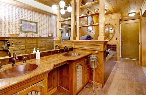 Big Bear Lake Ski Chalet | 2042-swiss Haus 6 Bedroom Home by Redawning