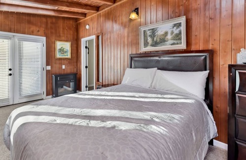 Meadowbrook Estates Ski Chalet | 2085- Beary Peaceful Retreat 3 Bedroom Home by Redawning