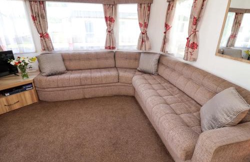 Felixstowe House | 21 Poplar Avenue