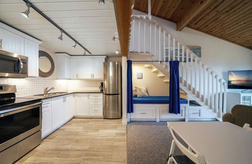 Regional District of Nanaimo Condo | #210 Pet-Friendly Upper Beach View Suite at Shorewater Resort, Qualicum Beach