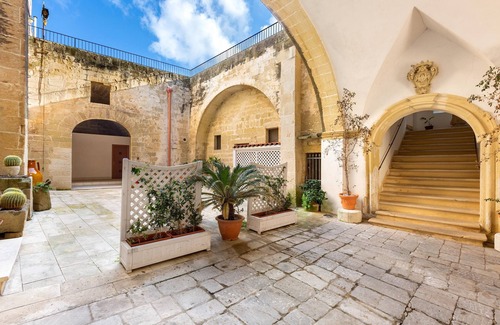 Vernole Apartment | 2113 Antico Palazzo Vernole - Suite Don Antonio