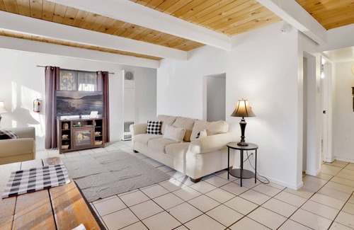 Sugarloaf Ski Chalet | 2139-sweet Maple Cabin 3 Bedroom Home by Redawning