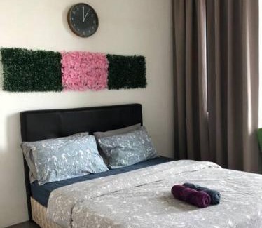 Damansara Perdana Apartment | 215 Nanas Homes WiFi and Netflix