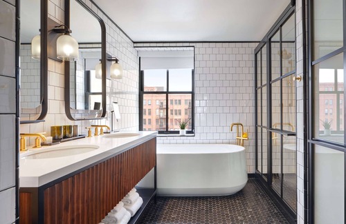 Downtown West Hotel | 21C Museum Hotel St Louis
