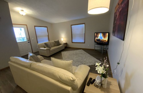 Three Hills House | 22 Cherry Lane SE Suite C 2 Bedroom 1 Bath Sleeps 10, Main Floor, Three Hills
