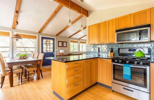 Midpines House | 22 Miles to Yosemite - Hot Tub, Hammocks, Fire Pit, Six Private Acres