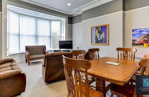 Londonderry House | 22 The Square