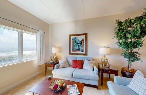 Fernandina Beach Apartment | 226 Sandcastles King Suite