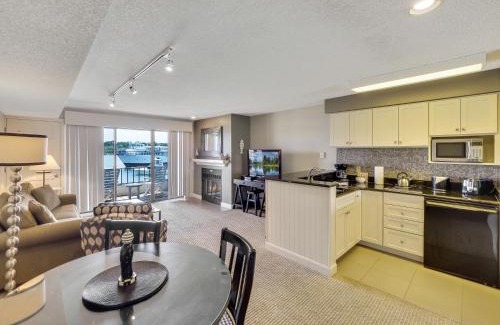 Charlevoix House | 229 Edgewater Inn