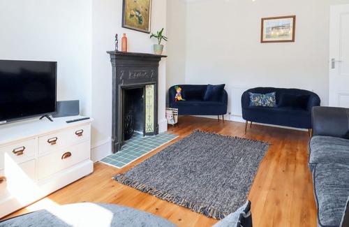 Walton on the Naze Cottage | 23 HIGH STREET, pet friendly, with a garden in Walton-On-The-Naze