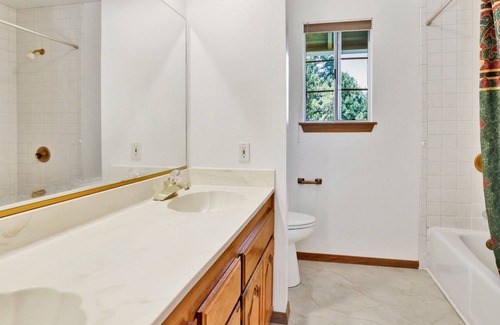 Big Bear Cabin | 2328-chateau De Big Bear 5 Bedroom Chalet by RedAwning