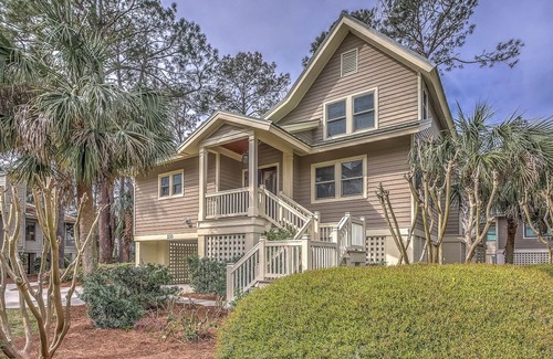 Sea Pines House | 233 Beachside Homes