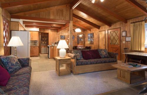 North Wawona House | 23B Robins Nest
