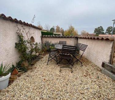 Montmerle-sur-Saone Bed & Breakfast | 25 m² Bed and breakfast ∙ 4 guests