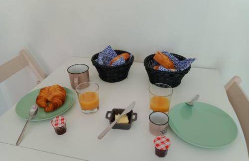 Montmerle-sur-Saone Bed & Breakfast | 25 m² Bed and breakfast ∙ 4 guests