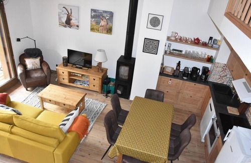 Pralognan-la-Vanoise Apartment | 250m from resort center, 1st floor, balcony, fireplace or stove, parking, tv, ski locker, 67m²