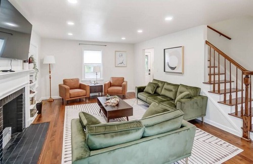 Norwood House | 2523 Indian Mound · 3 Bedroom Central Location House