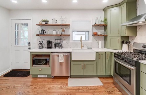 Norwood House | 2523 Indian Mound · 3 Bedroom Central Location House
