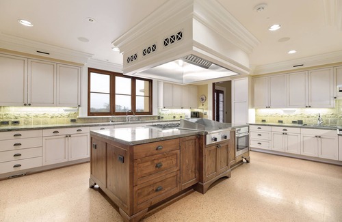 Dundee Villa | 26,000 sqft Villa on 46 acres in the heart of Oregon Wine Country