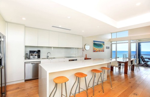 McCracken House | 26 Heggerton - Ocean Views - Wi-Fi
