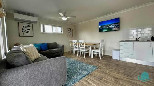 Swansea House | 2B at Swansea cosy cottage, outdoor pet friendly