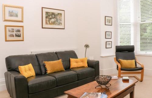 Buxton Apartment | 2B Cavendish Villas