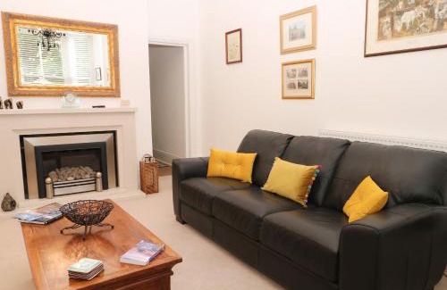 Buxton Apartment | 2B Cavendish Villas