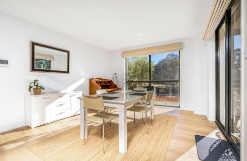 Greenway Apartment | 2B Spacious Apartment in the Heart of Tuggeranong - Hosted by CanStay