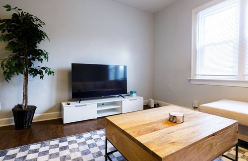 Meridian-Kessler House | 2Bd/2Bth King Beds, Patio, Yard, Walk to Trail, Safe & Quiet, Newly Furnished