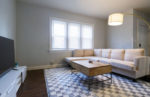 Meridian-Kessler House | 2Bd/2Bth King Beds, Patio, Yard, Walk to Trail, Safe & Quiet, Newly Furnished