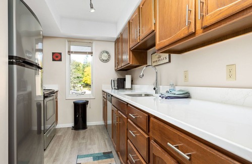 Acme Condo | 2BDR Loft Suite Golf Course Condo 5549