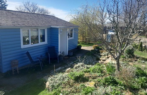 Llandwrog House | 2Bed Cabin w Parking near Snowdonia National Park