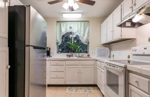Laie House | 2BR 1 BA with a view [30 days]