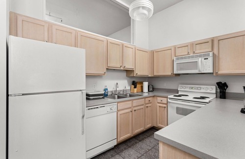 Mile Square Apartment | 2BR/2BA In The Block Apartment by CozySuites