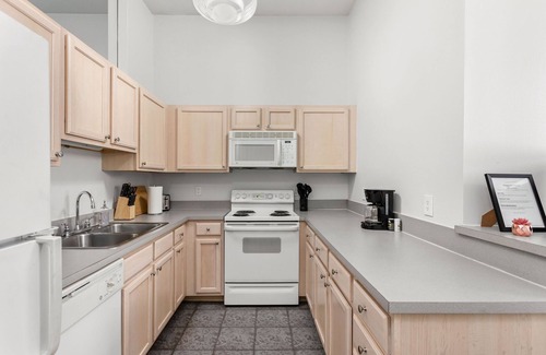 Mile Square Apartment | 2BR/2BA In The Block Apartment by CozySuites