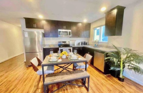 West Queen Anne House | 2BR/2BA with Parking & Peaceful Vibes