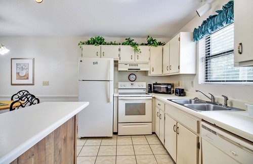 Lake Tansi Condo | 2BR Amenities such as Golf, Lake, and More