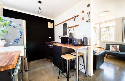 Parkville Apartment | 2BR Apartment in Parkville Steps from Royal Park