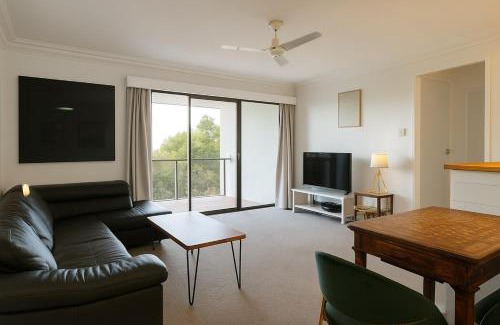 Bilambil Heights Apartment | 2Br Apartment, Pool, 12 mins to Airport