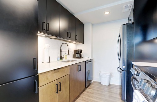 Radnor - Fort Myer Heights Apartment | 2BR Executive Apartment in Prime Location