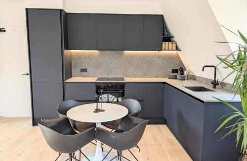 West Finchley Apartment | 2BR flat in Greater London with free parking