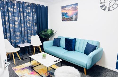 Aldborough House | 2BR*Free Parking*Off A12*Family*Contractors