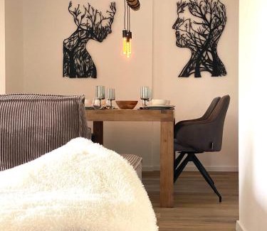 Gemarkung Vohwinkel Apartment | 2Br freeParking DUS Airp DUS Ess NTFLX