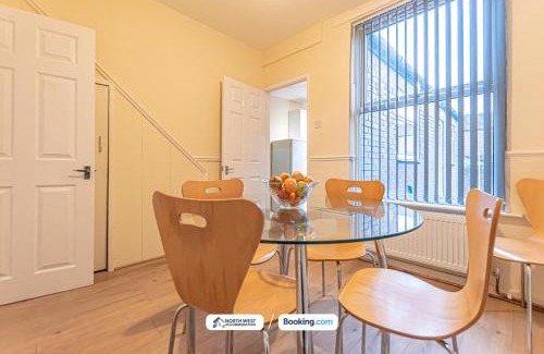 St Helens House | 2BR House in St Helens, Fully furnished, Perfect for Short or Long Stays